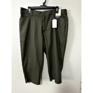 St Johns Bay Classic Crafted size: 16 Women's dark green Capri (new with tags)